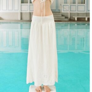 ZARA Embroidered Maxi Skirt. Color White. Size XS